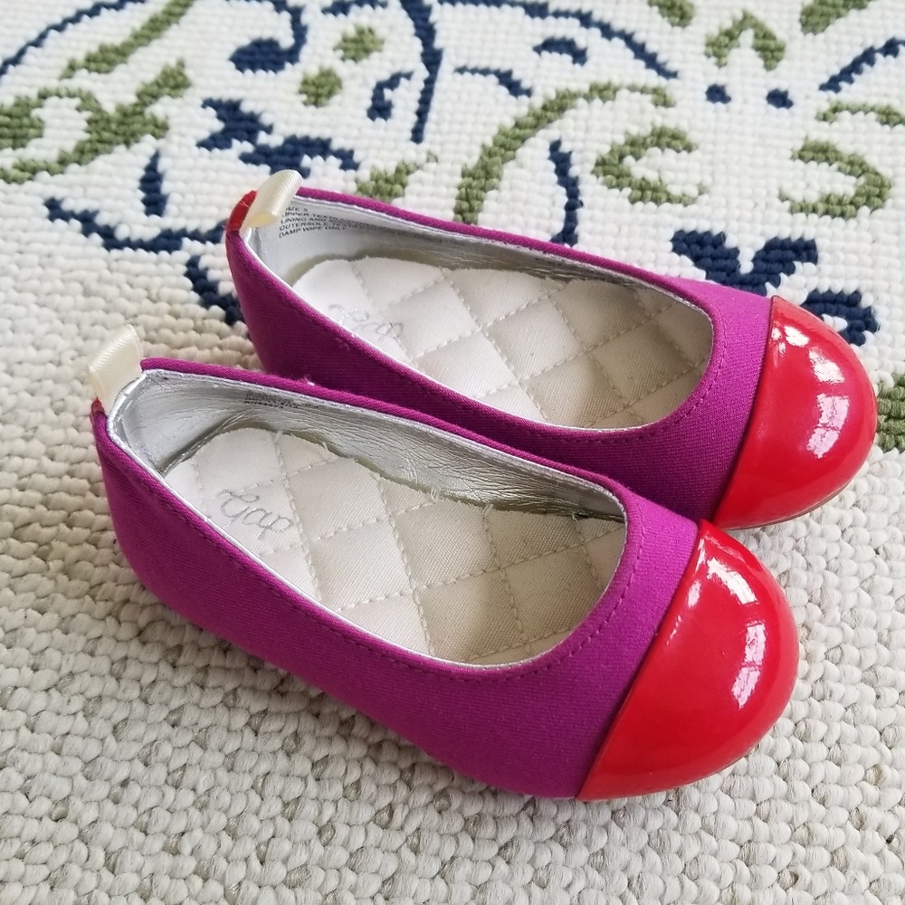 Baby girl size 5 Gap slides
